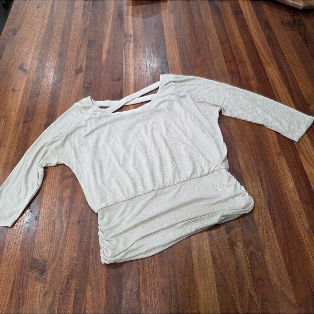 White House Black Market Women's Cream Cross Back Top Size Medium